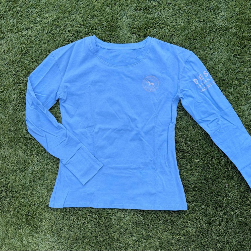NWOT Desert International Horse Park Long Sleeve Tee Shirt in Blue size Small